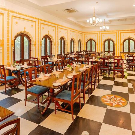 Hotel Club Mahindra Bharatpur Zewnętrze zdjęcie
