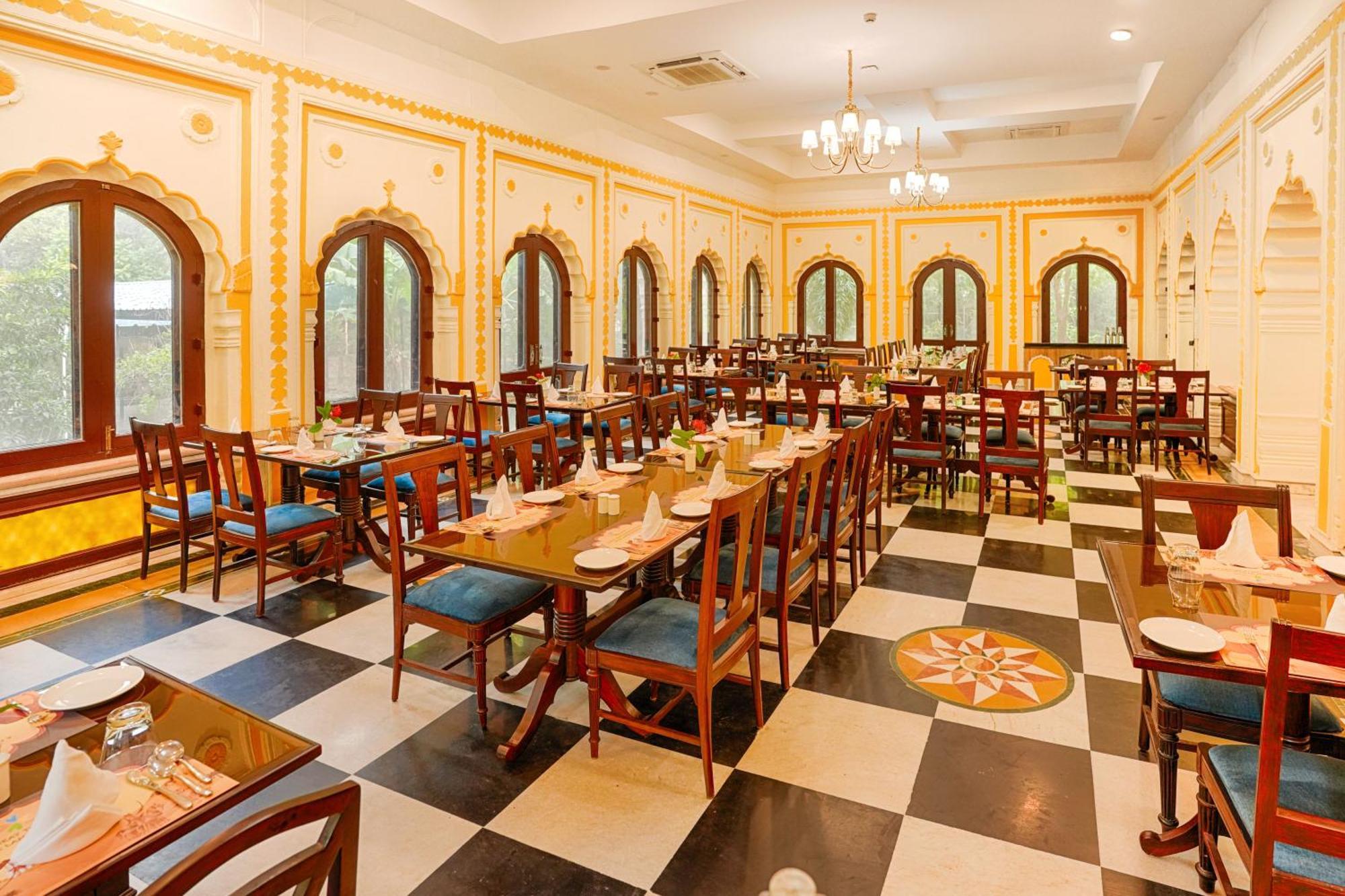 Hotel Club Mahindra Bharatpur Zewnętrze zdjęcie
