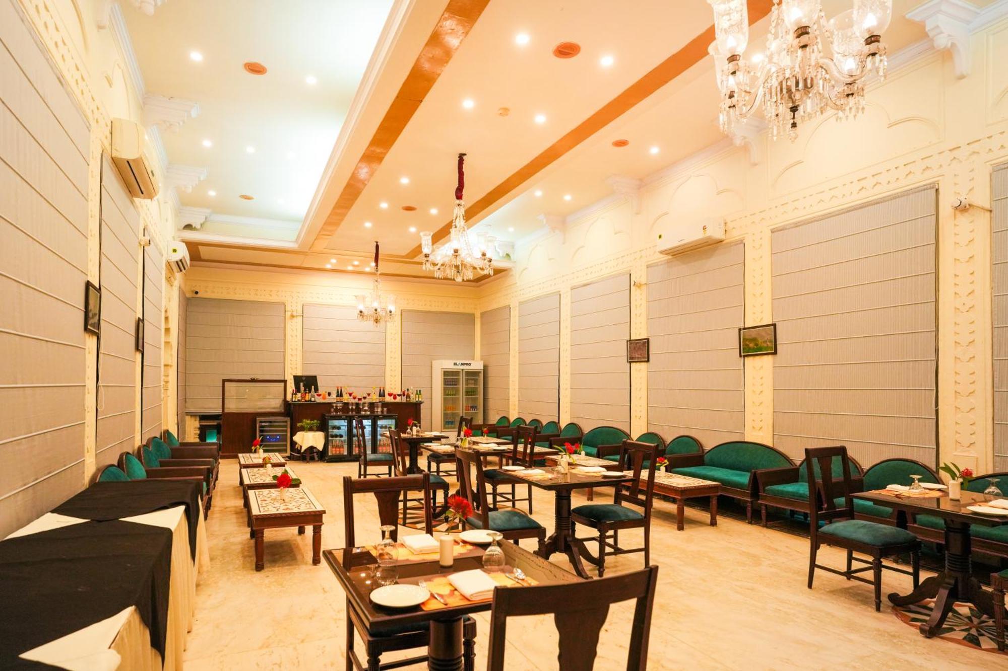 Hotel Club Mahindra Bharatpur Zewnętrze zdjęcie