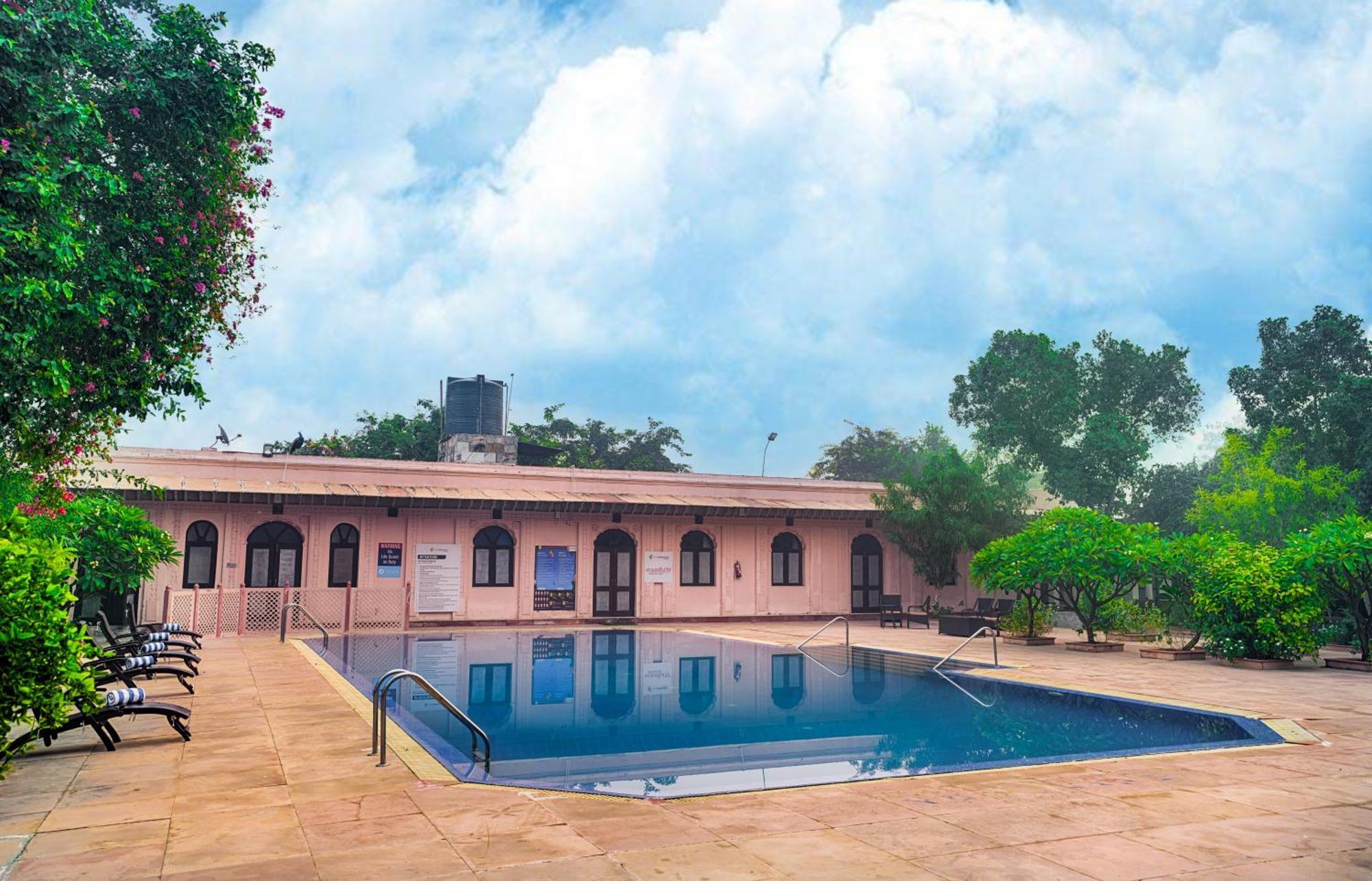 Hotel Club Mahindra Bharatpur Zewnętrze zdjęcie