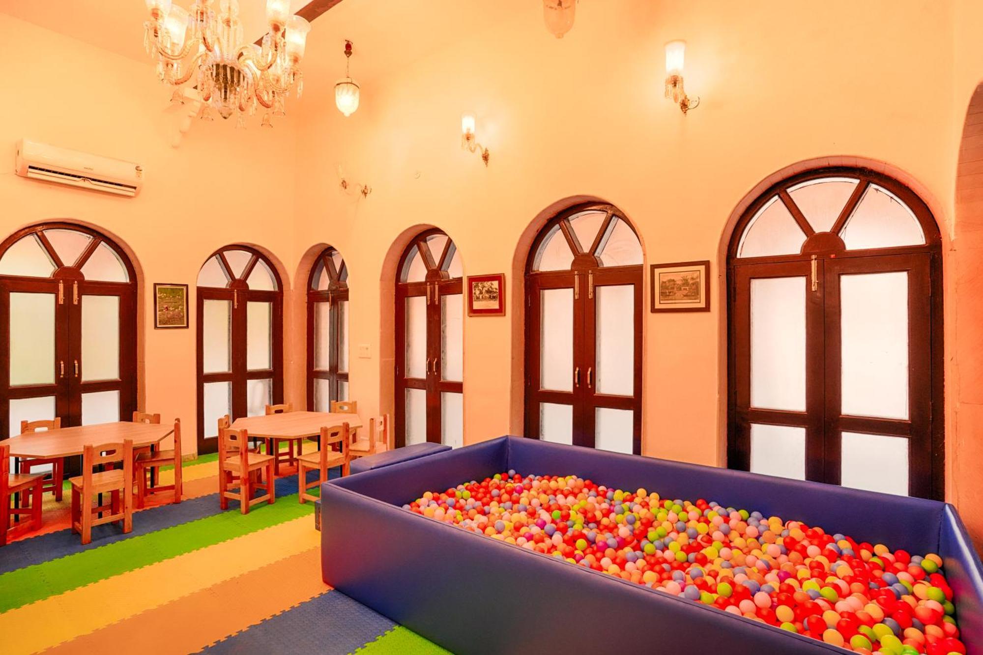 Hotel Club Mahindra Bharatpur Zewnętrze zdjęcie