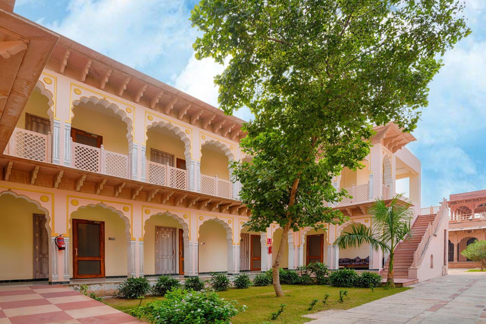 Hotel Club Mahindra Bharatpur Zewnętrze zdjęcie